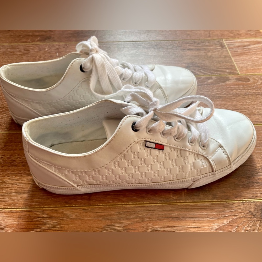 Tommy Hilfiger Layton2 Women’s Sneakers, size 7